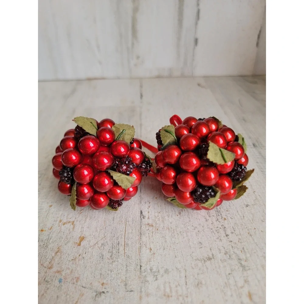 Vintage holly cranberry ball berry ornament Xmas set mistletoe home